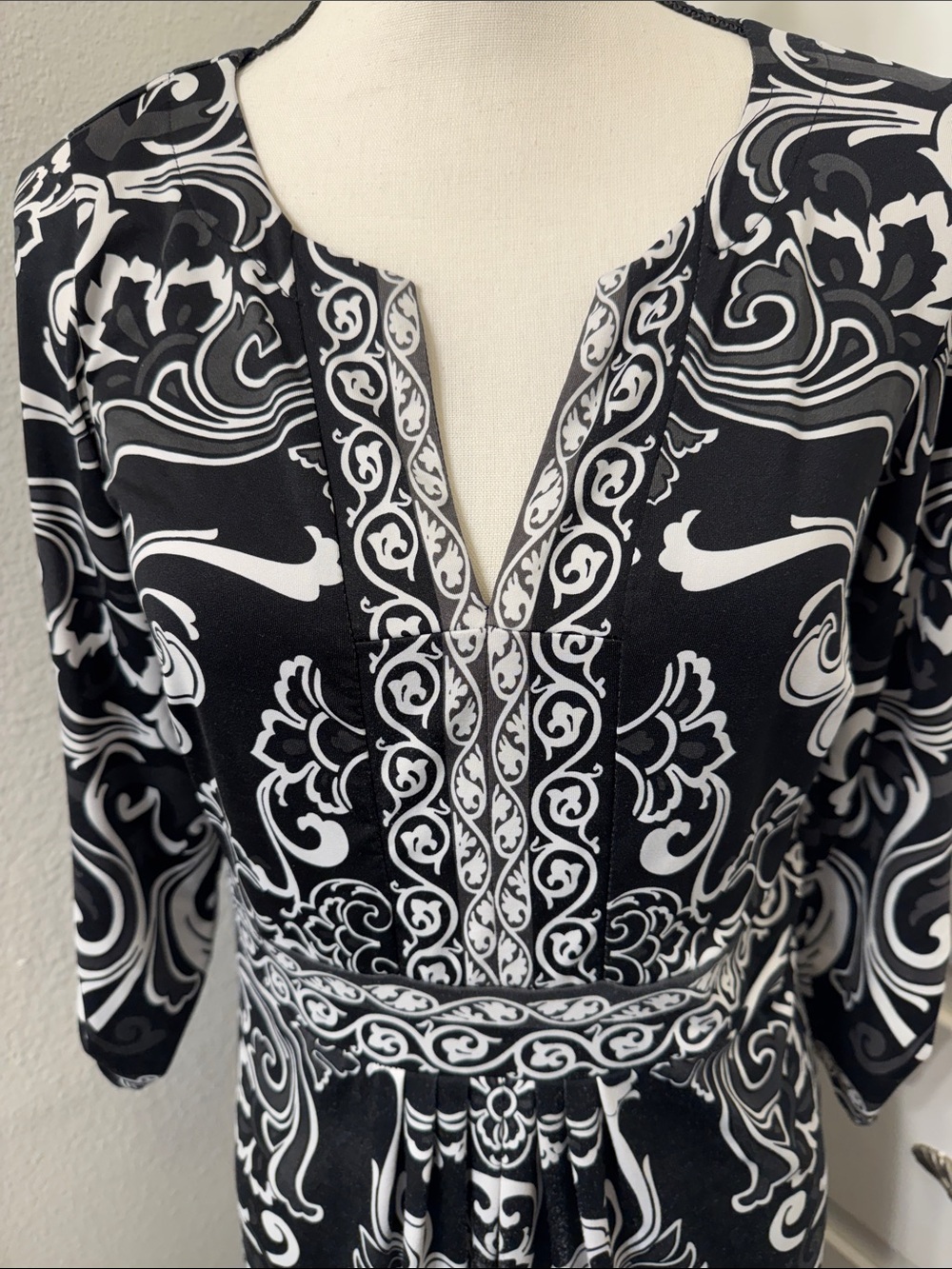 New York & Company Black and White Printed 3/4 Sleeve Midi Dress - Picture 2 of 8